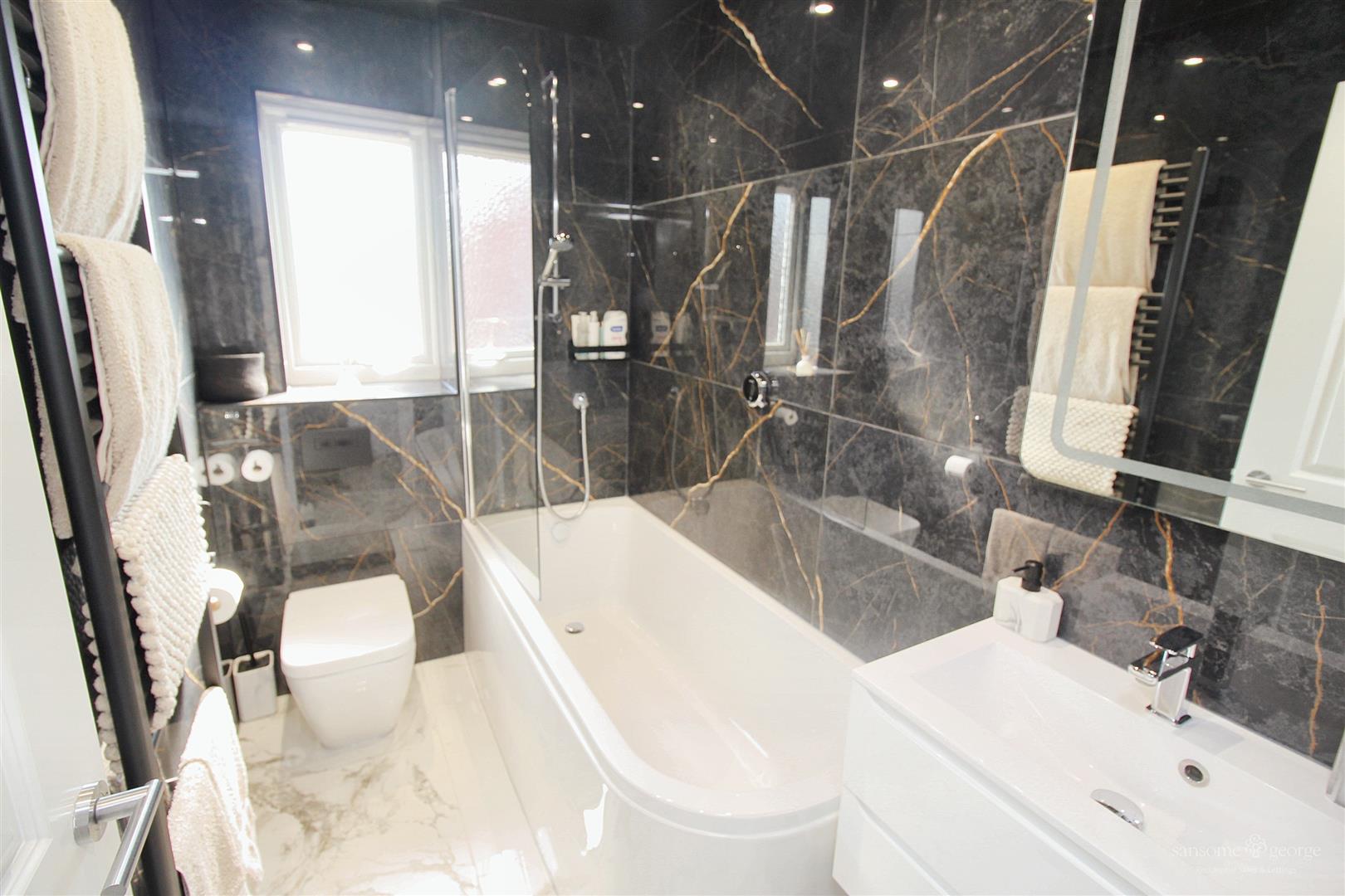Latimer Drive, Calcot, Reading